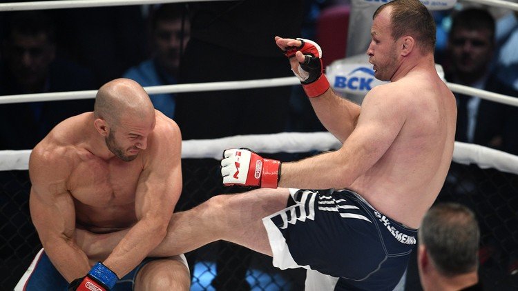 بالفيديو.. مقاتل روسي يكتسح منافسه الأمريكي في 25 ثانية