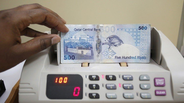 بنوك خليجية توقف تعاملاتها مع قطر
