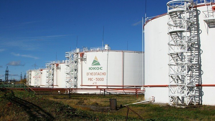 واشنطن تضطر لتخفيف العقوبات على قطاع النفط الروسي