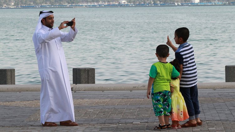 قطر تقف أمام خيارين واضحين