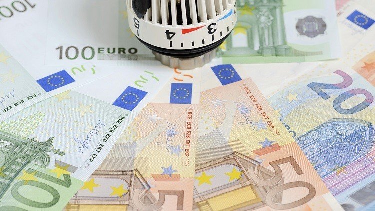 قرار المركزي الأوروبي يضغط على اليورو