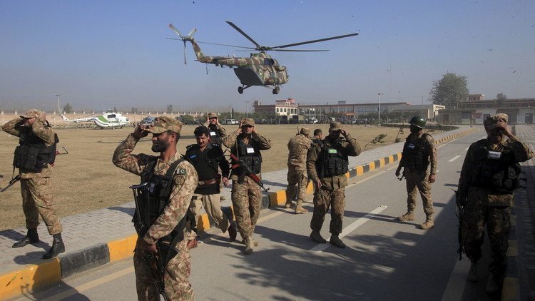 الجيش الباكستاني يقتل 12 متشددا في هجوم على كهف