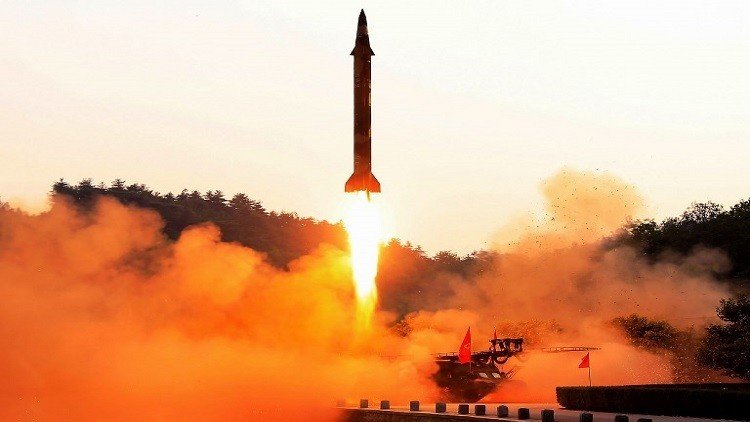 بيونغ يانغ على أعتاب اختبار صاروخ عابر للقارات  