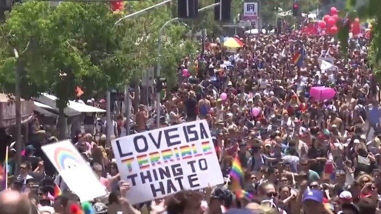 أكبر مسيرة للمثليين في تل أبيب