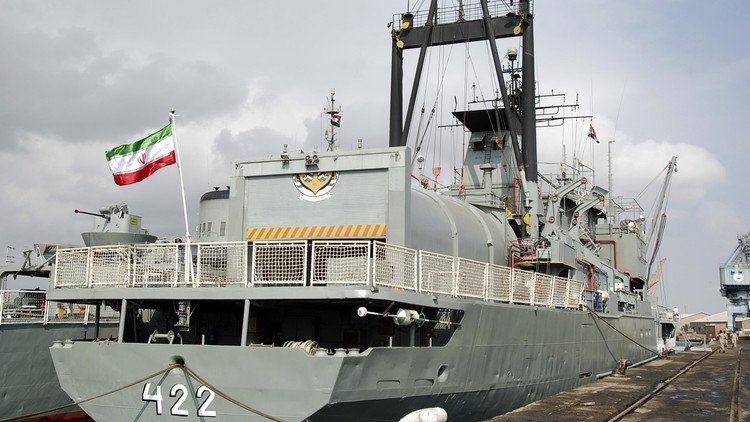 سفينتان حربيتان إيرانيتان تبحران إلى سواحل الخليج