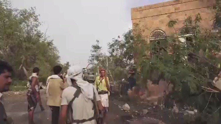 قوات هادي تمشط منطقة القصر الجمهوري بتعز