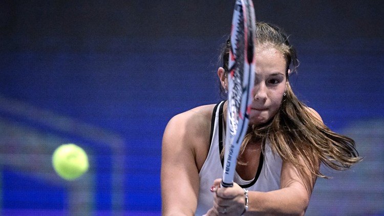 الروسية فيخليانتسيفا تواصل مشوارها في هرتوغينبوش