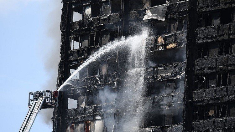 ارتفاع عدد قتلى حريق لندن.. والشرطة تنفي فرضية العمل الإرهابي