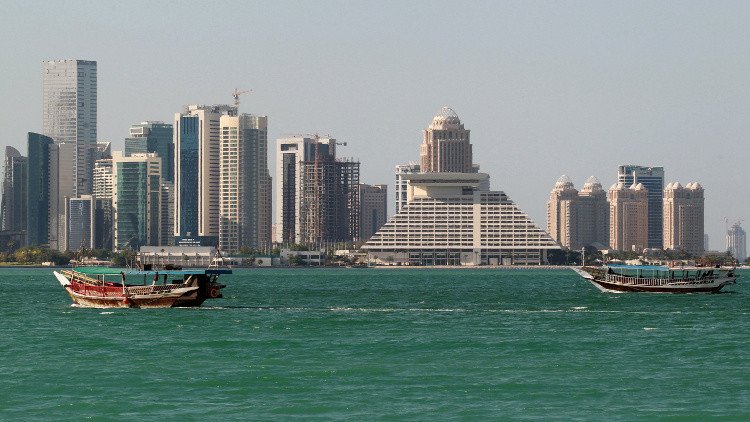 الإمارات تتوقع عزل قطر سنوات.. وعُمان ترى الحل قريبا