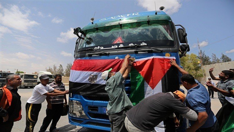 مصر تساهم في إنارة قطاع غزة