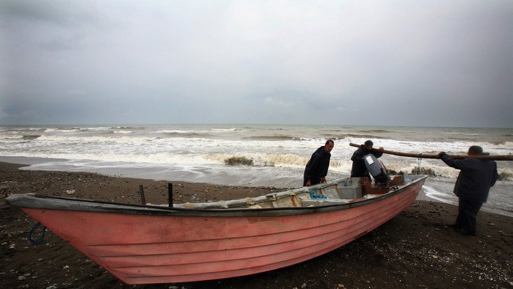 طهران تطالب الرياض بدفع الدية والإفراج عن صياديها