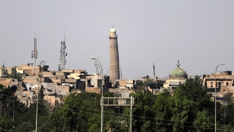 العراقيون يخسرون صرحا تاريخيا.. أبرز الحقائق عن حدباء الموصل