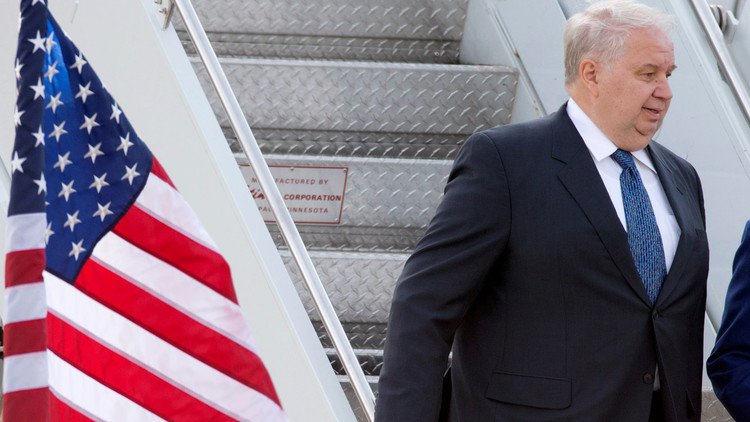 وسائل إعلام أمريكية تنتظر مغادرة السفير الروسي بفارغ الصبر!