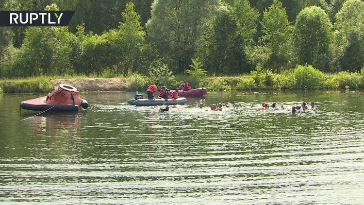 تدريبات رواد الفضاء في حالة الهبوط على سطح الماء