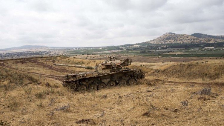 مروحية إسرائيلية تستهدف مواقع للجيش السوري بريف القنيطرة