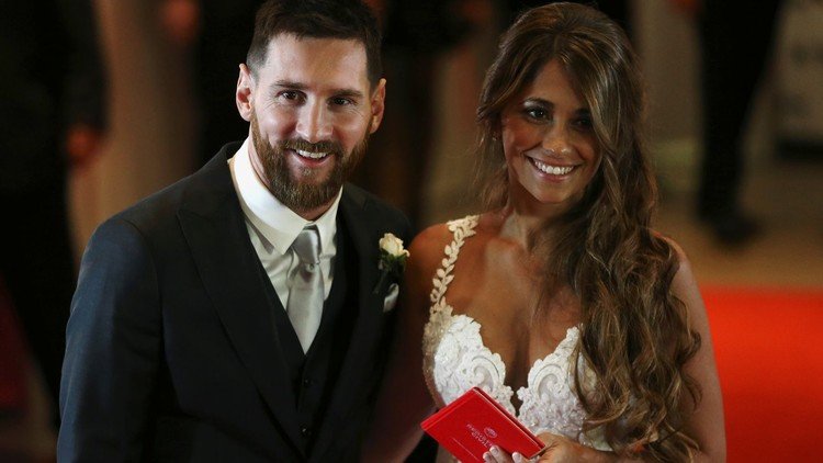 تعرف على هدية ميسي لضيوفه (صورة) 