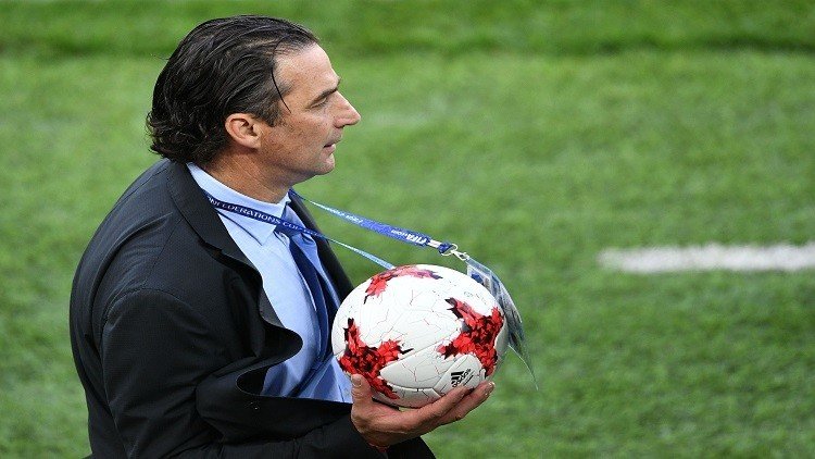 مدرب تشيلي يشيد بجمال ملعب سان بطرسبورغ