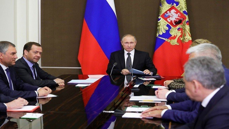 بوتين يبحث مع مجلس الأمن القومي الأزمة السورية