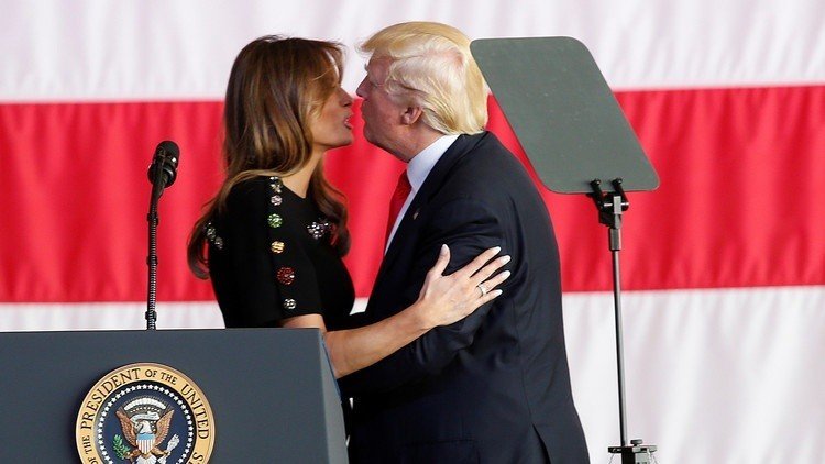  ترامب يزور  مسقط رأس عقيلته ميلانا