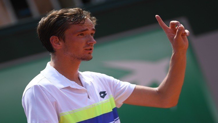 ويمبلدون تعاقب الروسي مدفيديف والأسترالي توميتش !