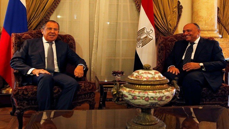  شكري يطلع لافروف على اجتماع الدول المقاطعة لقطر 