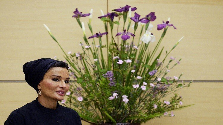 سحب ترشيح الشيخة موزة من جائزة السيدة العربية الأولى للعام الحالي 