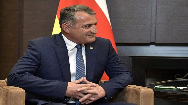 رئيس أوسيتيا الجنوبية يدحض نبأ تعرضه لحادث سير