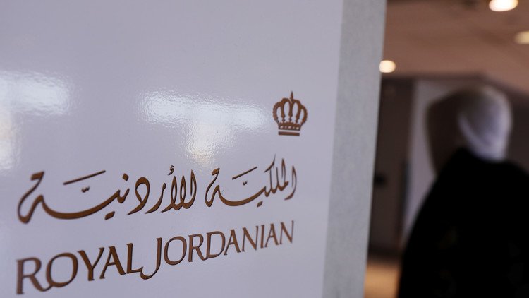 واشنطن ترفع حظر الأجهزة الإلكترونية على طائرات الملكية الأردنية
