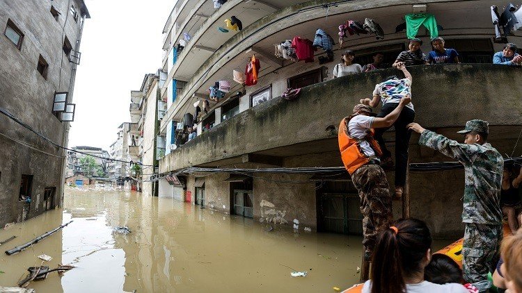  83 قتيلا ومفقودا في فيضانات وسط الصين  