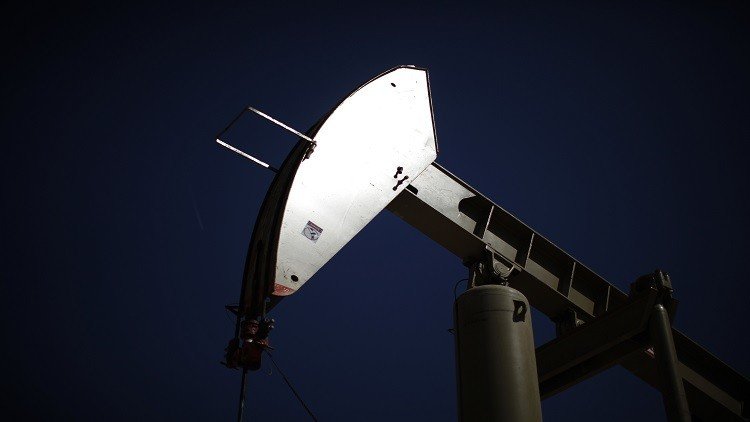 النفط يصعد بفعل توقعات بزيادة الطلب على الخام