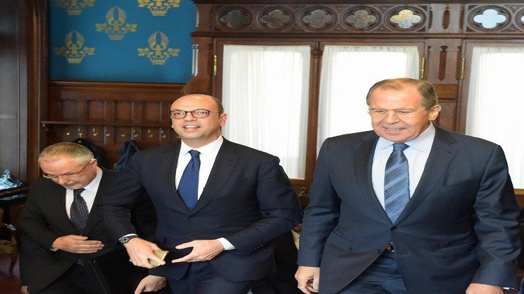 لافروف يناقش مع ألفانو الأزمة الأوكرانية