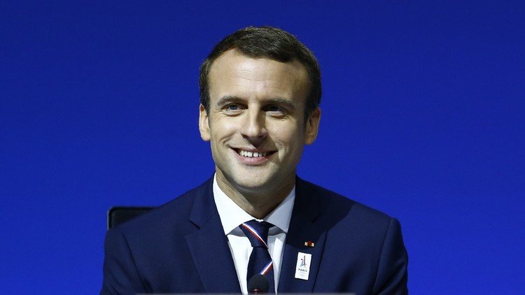 ماكرون يحث ألمانيا على التحرك لتصحيح منطقة اليورو