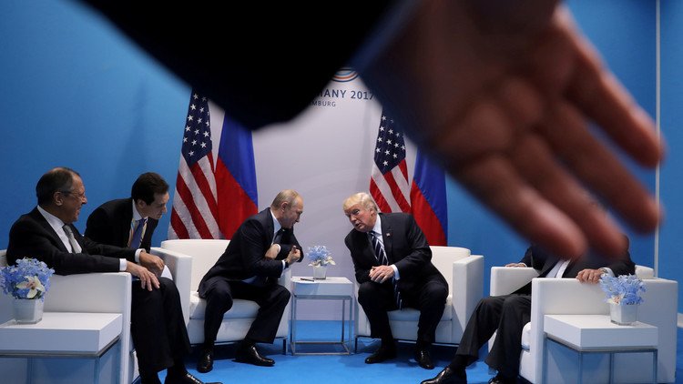 تفاصيل جديدة حول لقاء بوتين وترامب