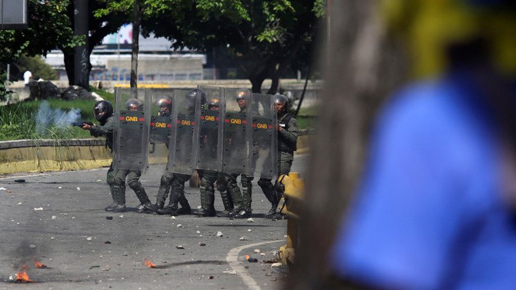 قتيل و3 جرحى في احتجاجات المعارضة الفنزويلية 