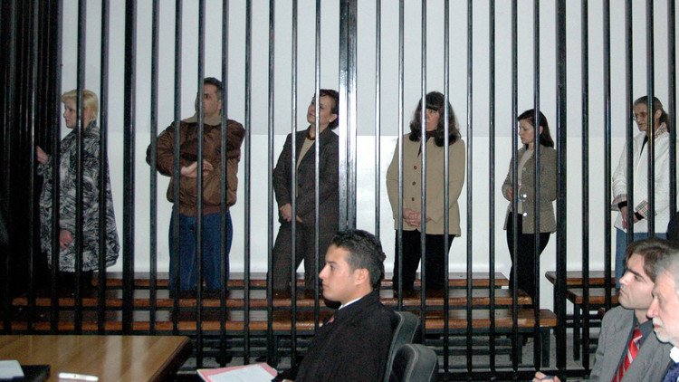 بعد عقد.. الممرضات البلغاريات يسردن معاناتهن في سجون القذافي