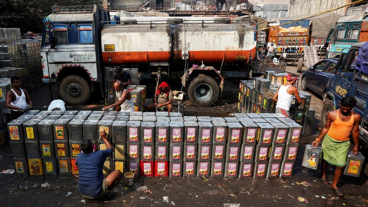 تفكيك شبكة تهريب سرقت 50 مليون ليتر من النفط في الهند