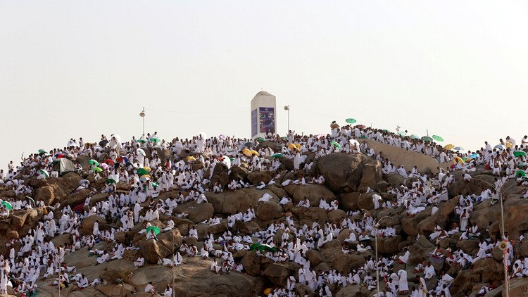 البعثة الدبلوماسية الإيرانية الى الحج تدخل السعودية عبر دبي