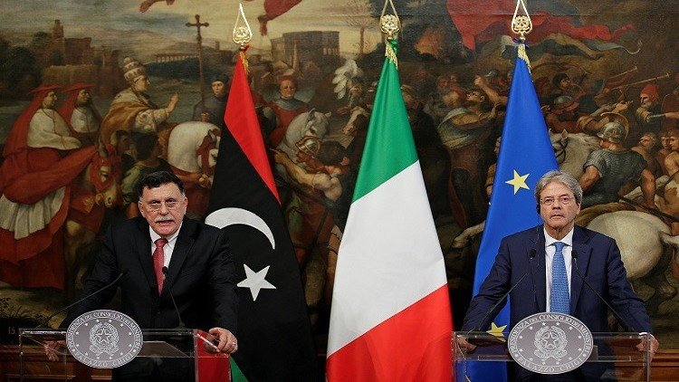 ليبيا تطلب دعم إيطاليا لمكافحة مهربي البشر