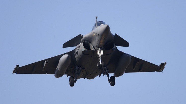 القاهرة تتسلم مقاتلتي "رافال" من باريس