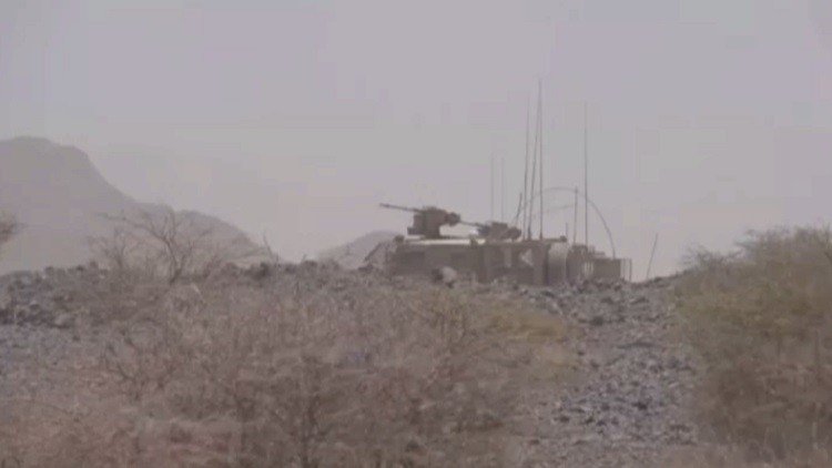 قوات هادي تقتحم معسكر خالد بن الوليد