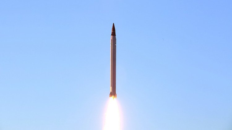 مقطع مصور لتجربة إطلاق صاروخ إيراني قادر على حمل قمر صناعي