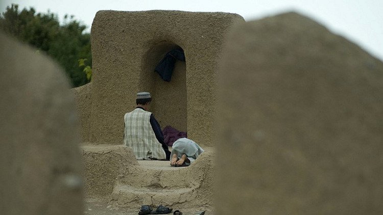 قيادي في "داعش" يقطع رأس رجل دين في شمال أفغانستان