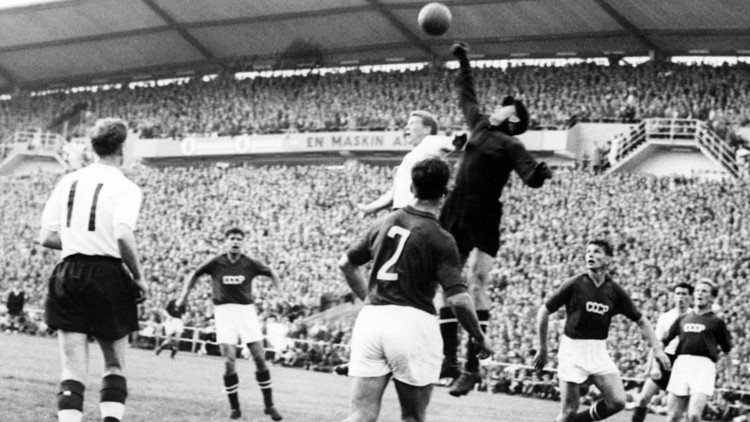 العنكبوت الأسود ليف ياشين أحد أعظم لاعبي كرة القدم في التاريخ