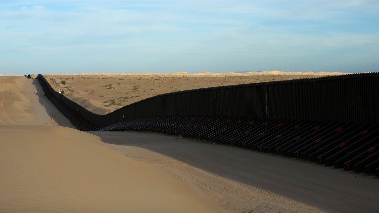 النواب الأمريكي يوافق على اعتمادات مالية لبناء جدار المكسيك