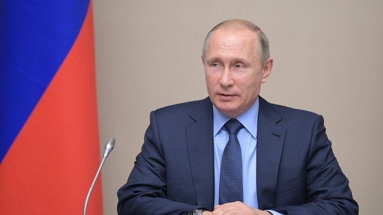بوتين يعلن ترحيل 755 دبلوماسيا أمريكيا من روسيا!