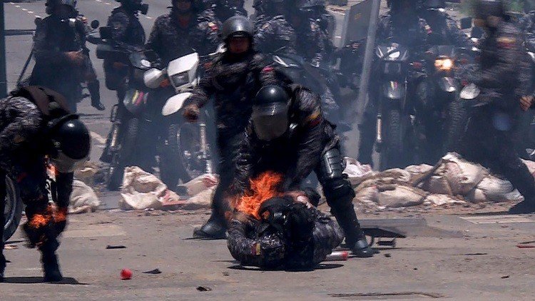 فنزويلا.. إصابة 4 عناصر من قوات الأمن بانفجار في كركاس