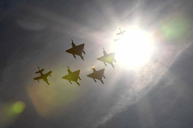 عرض جوي في إطار الاستعراض العسكري بمناسبة يوم الباستيل