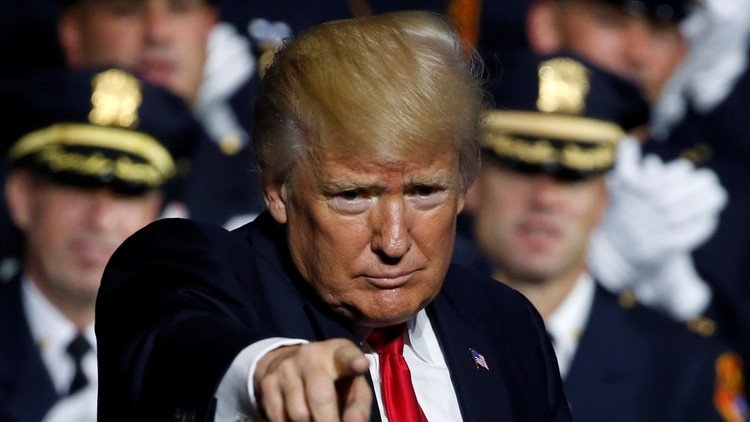 بينس: ترامب يعتزم التوقيع على قانون العقوبات الجديدة ضد روسيا قريبا