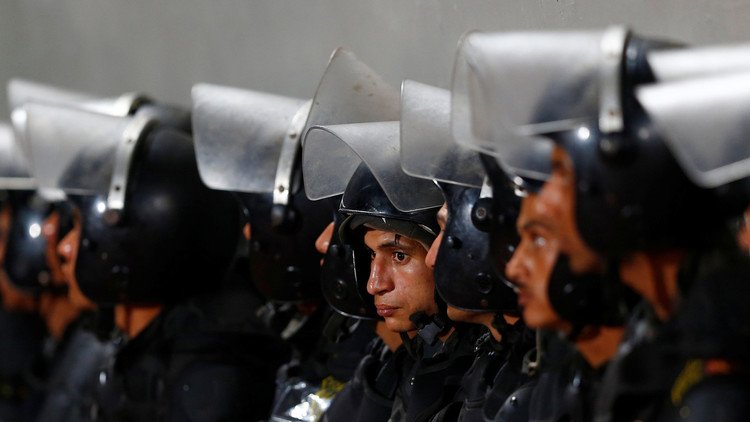 السجن والغرامة والعزل لـ 50 شرطيا بمصر