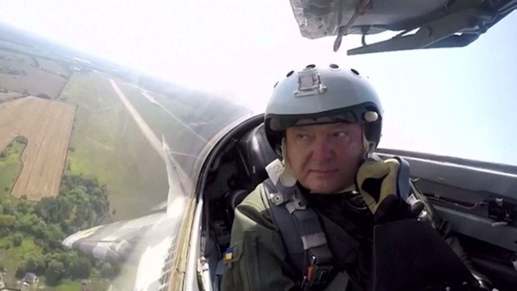 السخرية تنهمر على  بوروشينكو لتحليقه بمقاتلة "ميغ 29 "